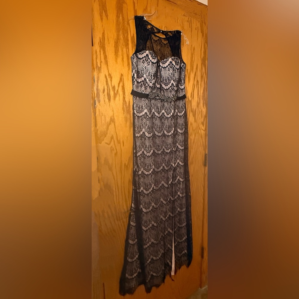 David's Bridal Black and Cream Lace Maxi Dress